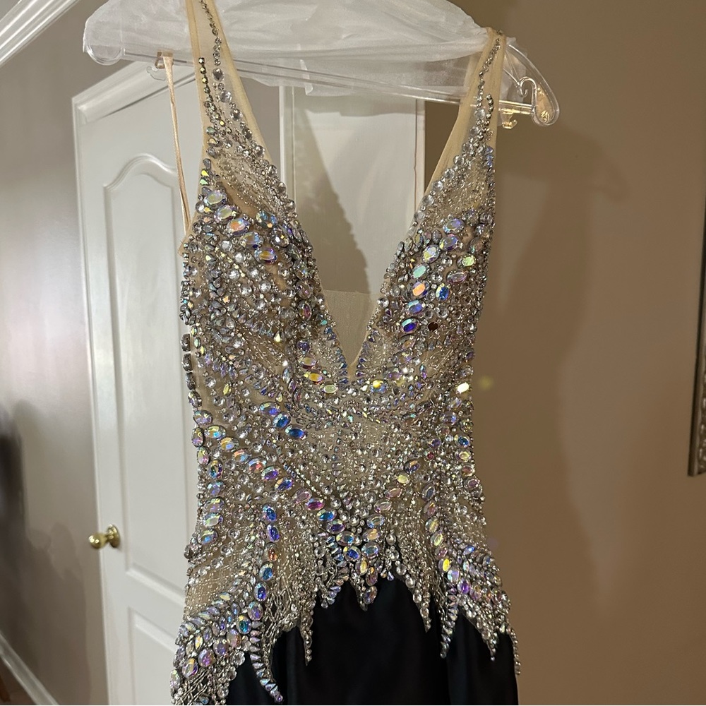 Jovani - New - Never Worn - Smoke Free - No Rips/Tags/Tears - Sz 4